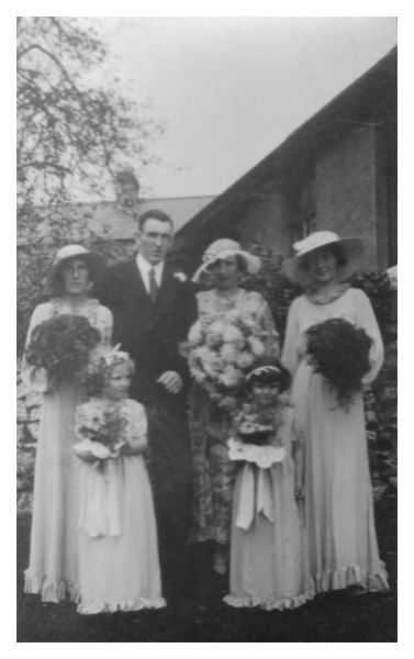 1930s Photos Wedding Fashion History Old Photographs of Ordinary People