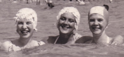 Hairstyles  1950s on Hats   Textured Swimming Caps Worn As Protection For 1950s Hairstyles
