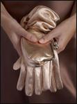 Gold gloves from Plumo.