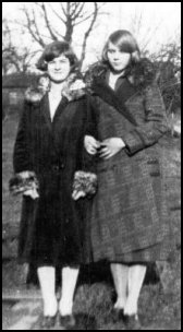 USA Sisters 1920s Wrap Coats