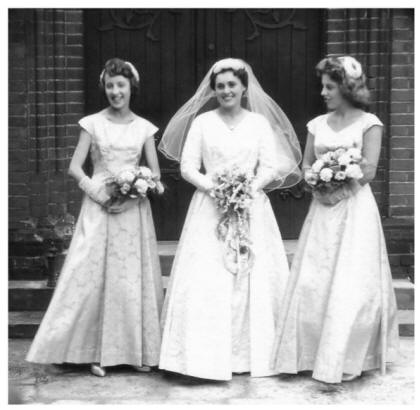  Late 1950s Bride with Bridesmaids Wedding Group 1958