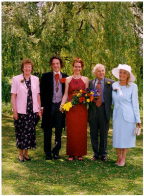 A Modern Wedding for Paul and Wendy in 1999