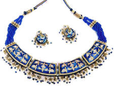 Beautiful Indian fashion jewellery necklace and earrings from Venkatraman Jewels of Jaipur India. 