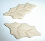 Make vein marks on the holly leaves.