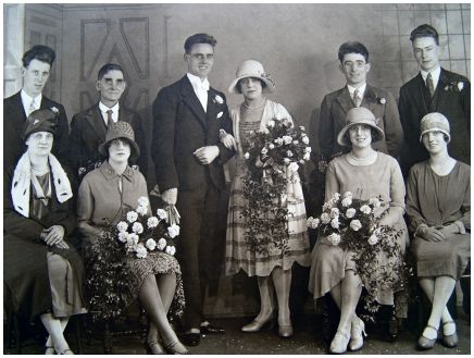 Fashionera fashion history weddings 1926 7 Informal Wedding