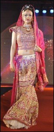 Pink & Gold Lehenga Choli & Dupatta/Chunni.