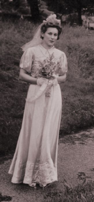 40s style wedding dress
